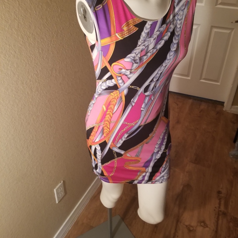 Dress - Picture 2 of 4